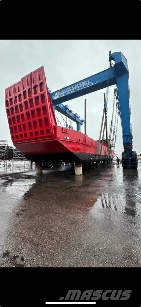 Cargo Ship Ganador زوارق العمل / مراكب شحن