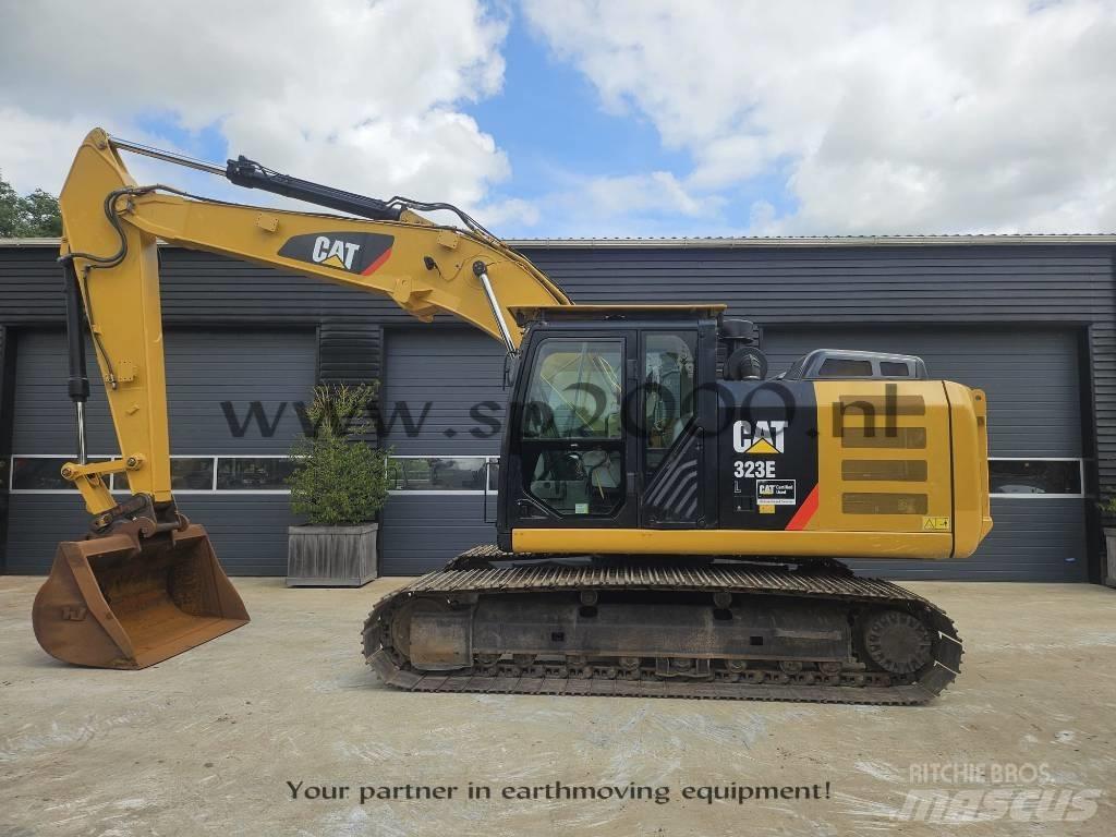 CAT 323 EL حفارات زحافة