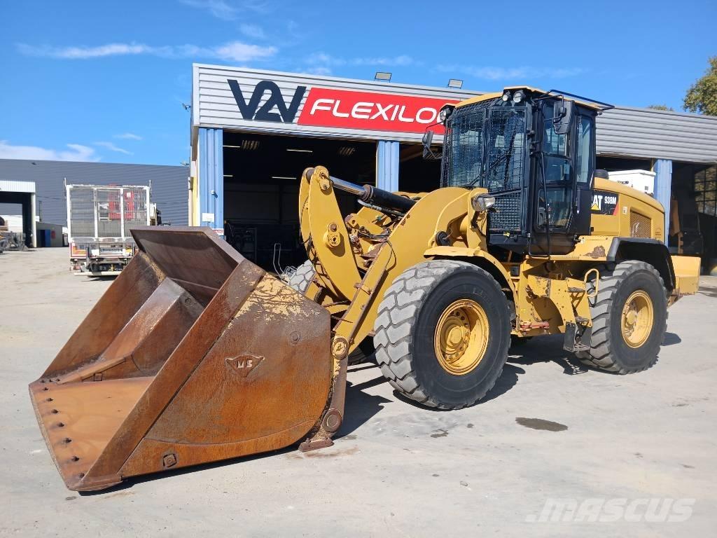 CAT 938 لوادر بعجل