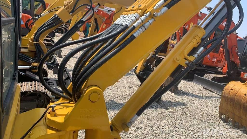 Komatsu PC 40 حفارات زحافة