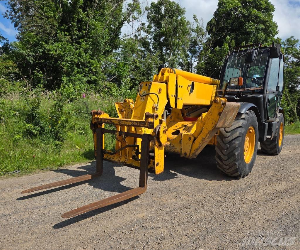 JCB 535-140 مناولات متداخلة