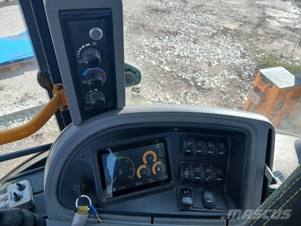 JCB 4 CX لوادر ذات جرافات عكسية