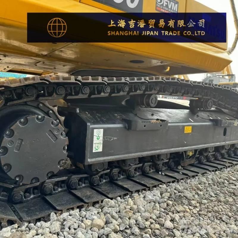 Komatsu PC 200 حفارات زحافة