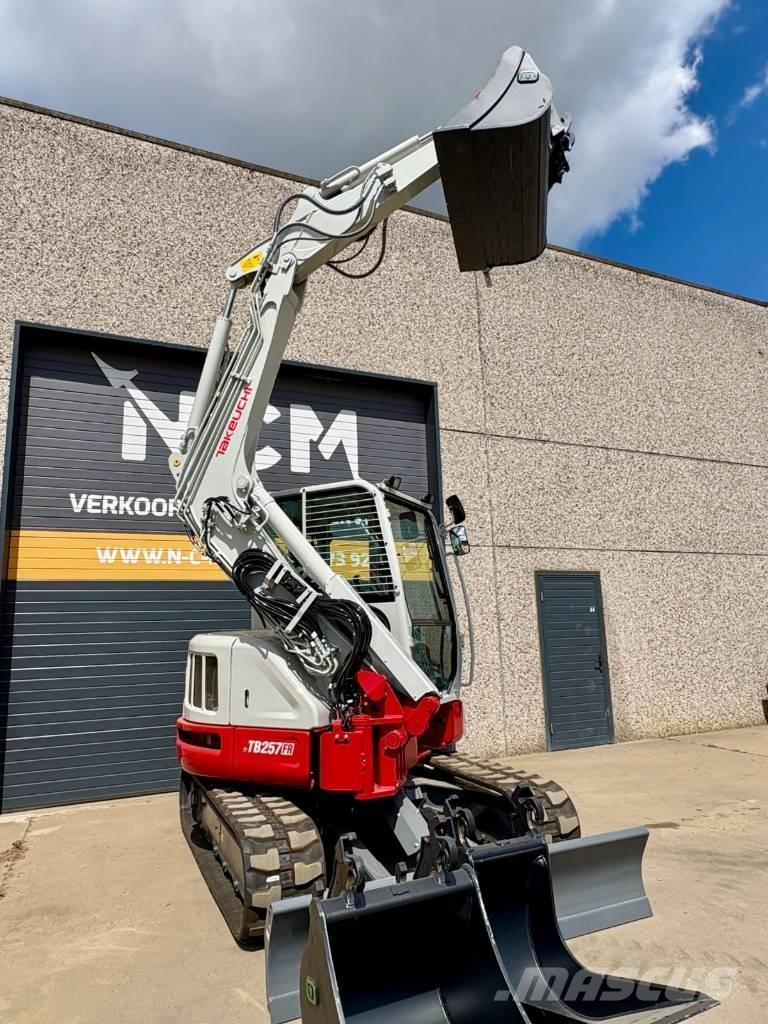Takeuchi TB 257 FR حفارات صغيرة أقل من 7 طن (حفارات صغيرة)