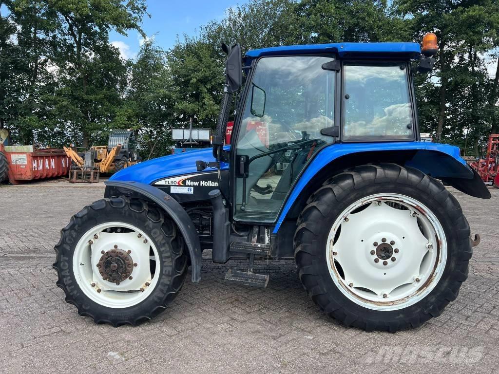 New Holland TL 90 الجرارات