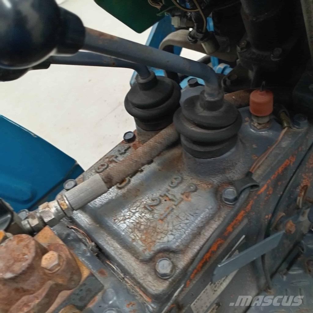 Mitsubishi D 2050FD الجرارات