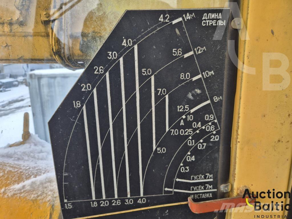 MAZ 5334 شاحنات الرافعات