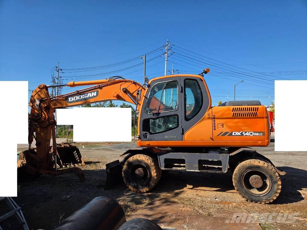 Doosan DX140WACE حفارات بعجل