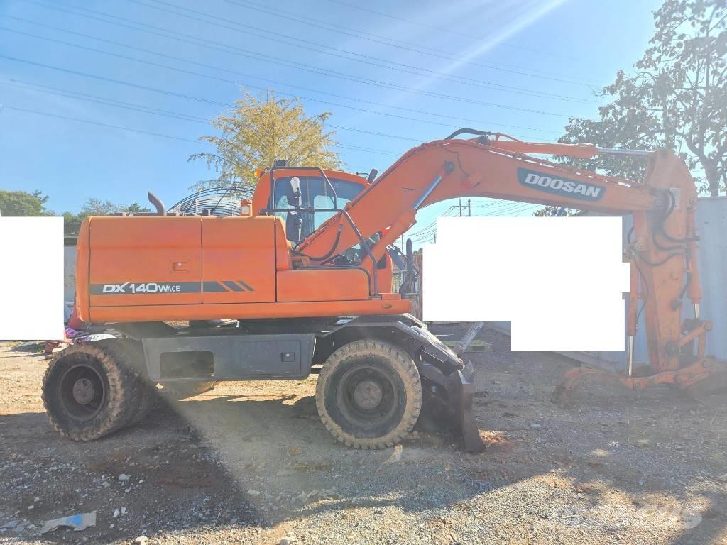 Doosan DX140WACE حفارات بعجل