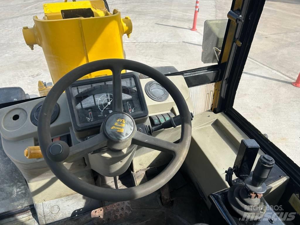 JCB 409 معدات مناولة لأغراض الزراعة