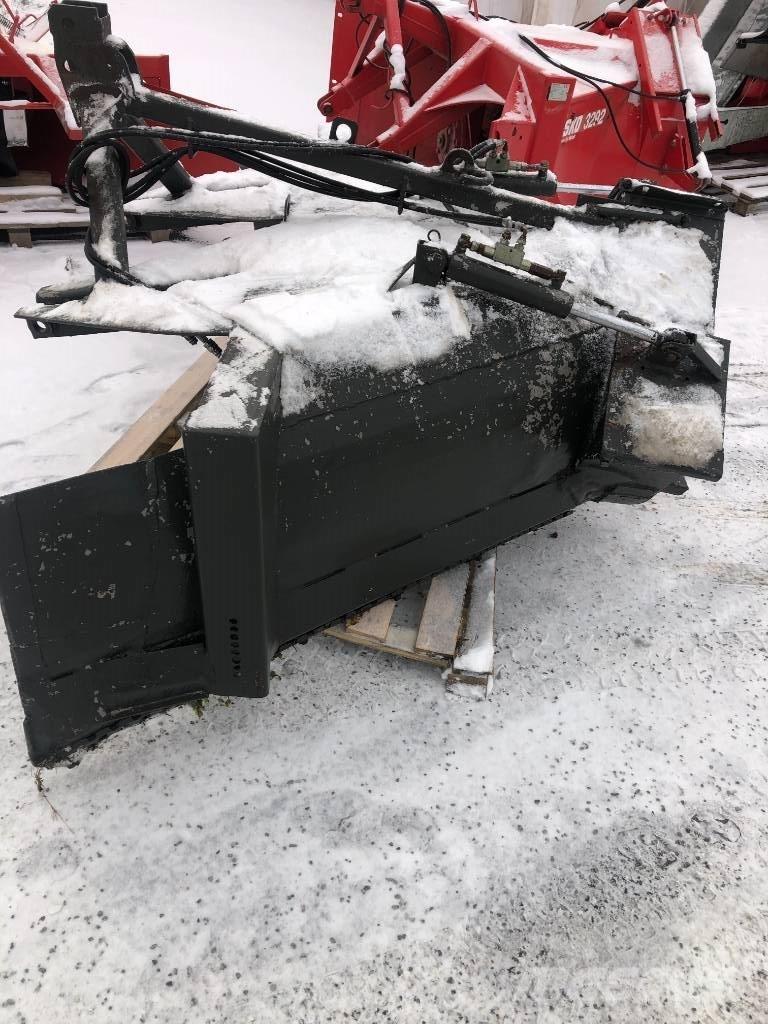 Alatalkkari AT 260 قاذفات الجليد