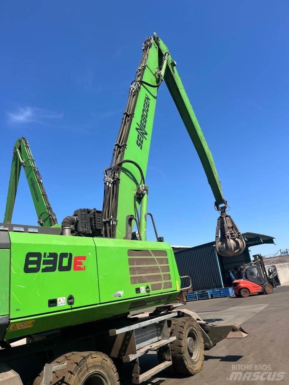 Sennebogen 830E حفارات بعجل