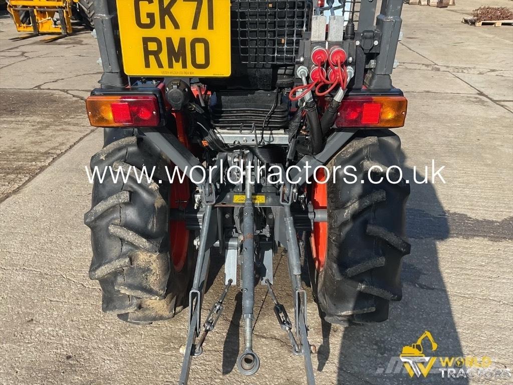 Kubota B 1241 الجرارات