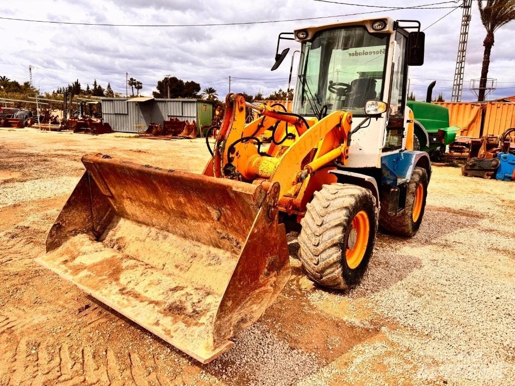 Liebherr L 507 لوادر بعجل