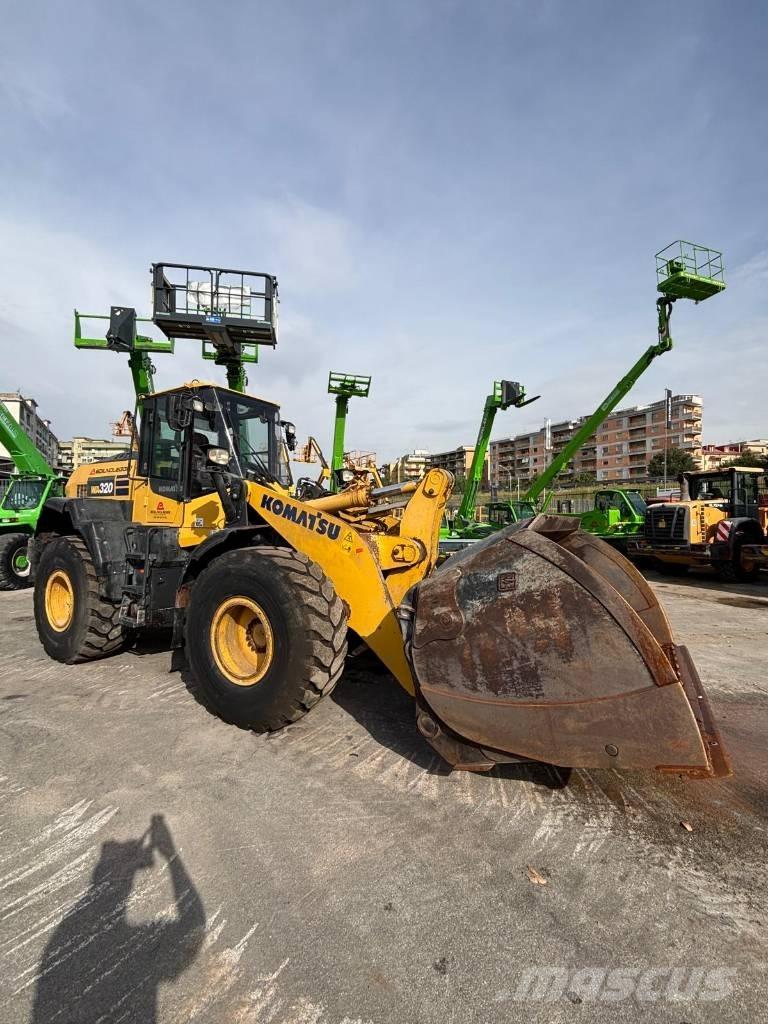 Komatsu WA 320-8 لوادر بعجل