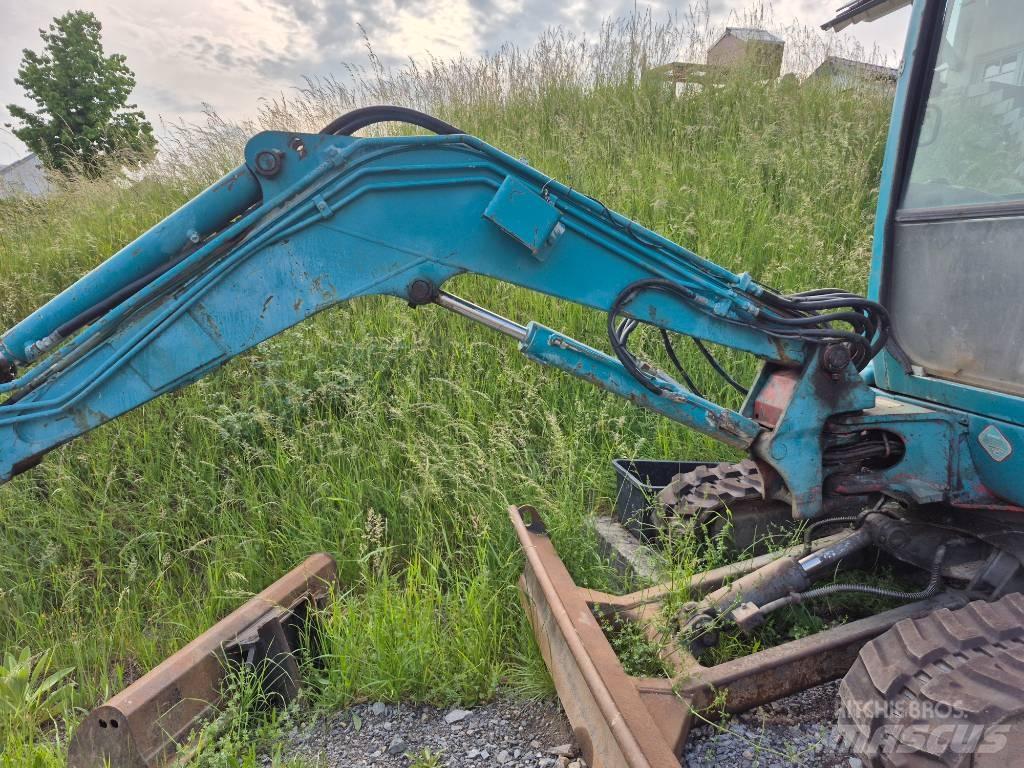 Takeuchi TB 235 حفارات صغيرة أقل من 7 طن (حفارات صغيرة)