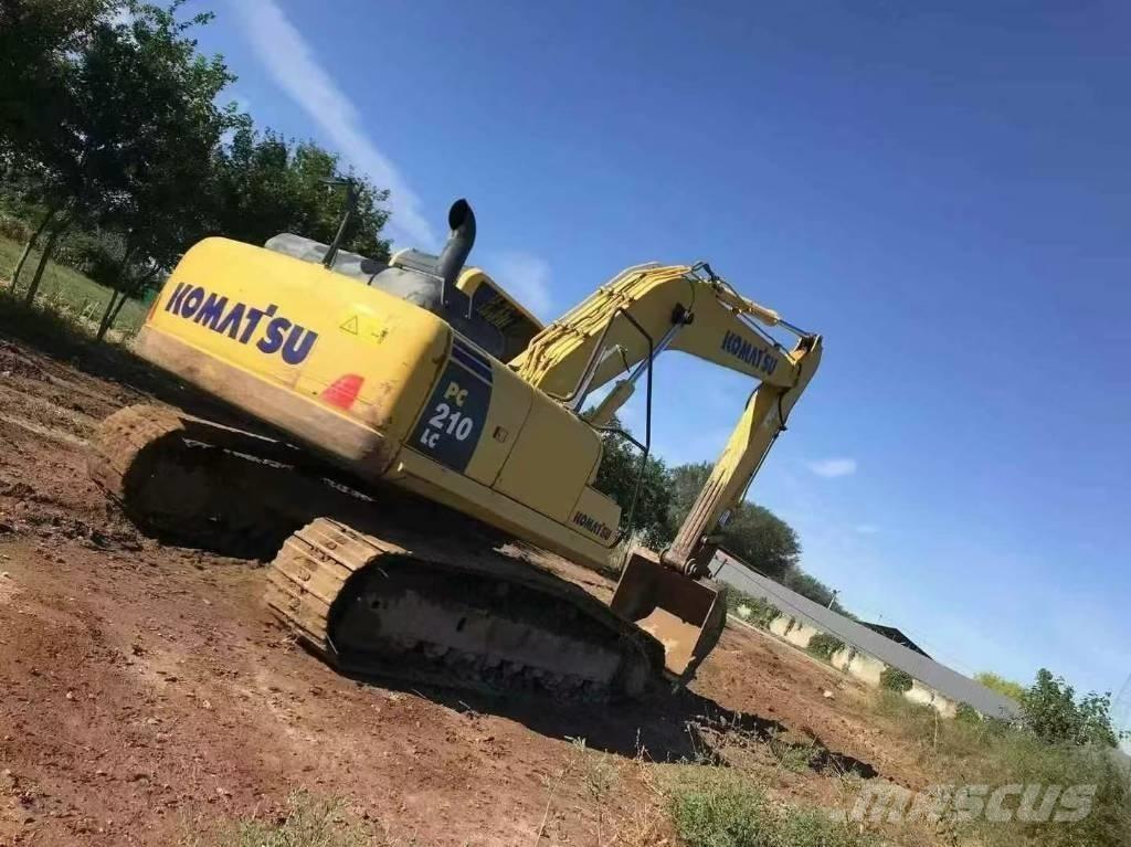 Komatsu PC 210 حفارات زحافة