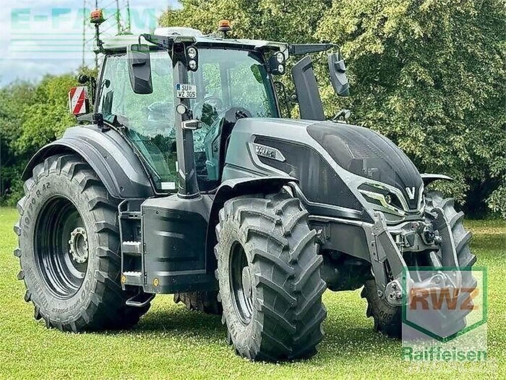 Valtra q305 الجرارات