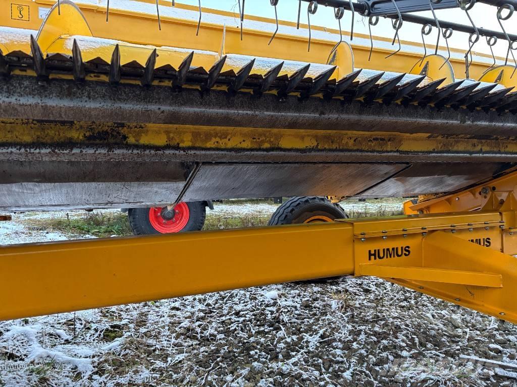 New Holland CX 8.90 حصادات