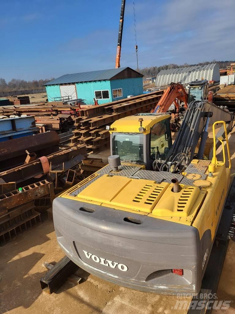 Volvo 210CLR الحفارات البرمائية