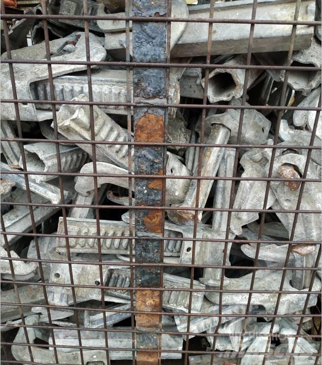 Peri BFD Clamps (Used) قالب مؤقت