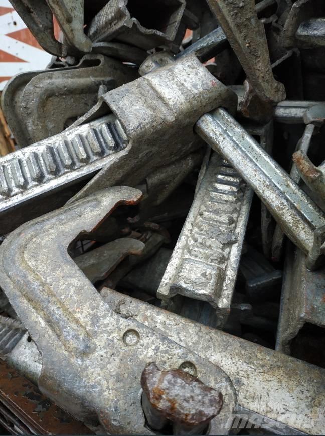 Peri BFD Clamps (Used) قالب مؤقت
