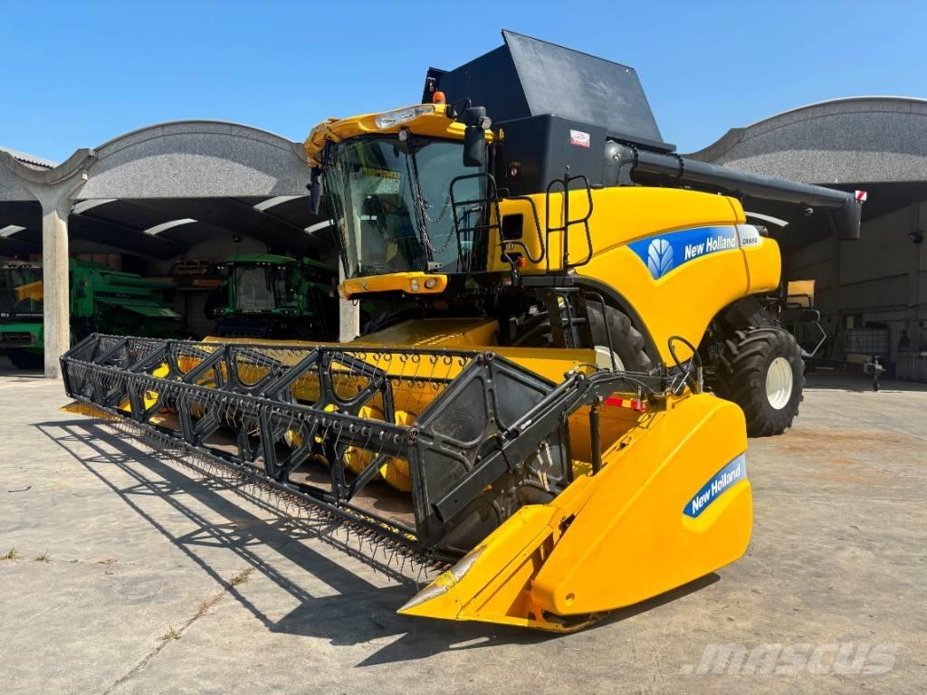 New Holland CR 9090 حصادات
