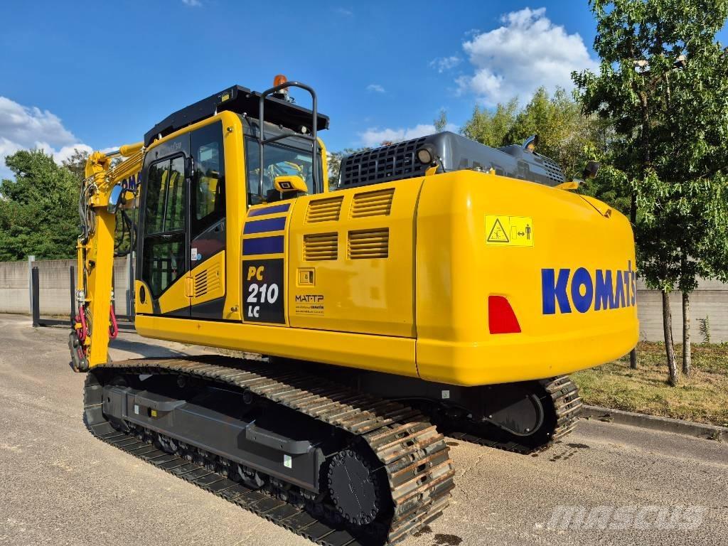 Komatsu PC210LC-11E0 حفارات زحافة