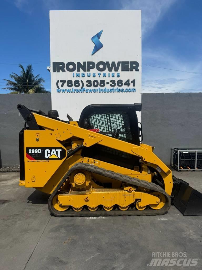 CAT 299 D 2 XHP لوادر انزلاقية التوجيه