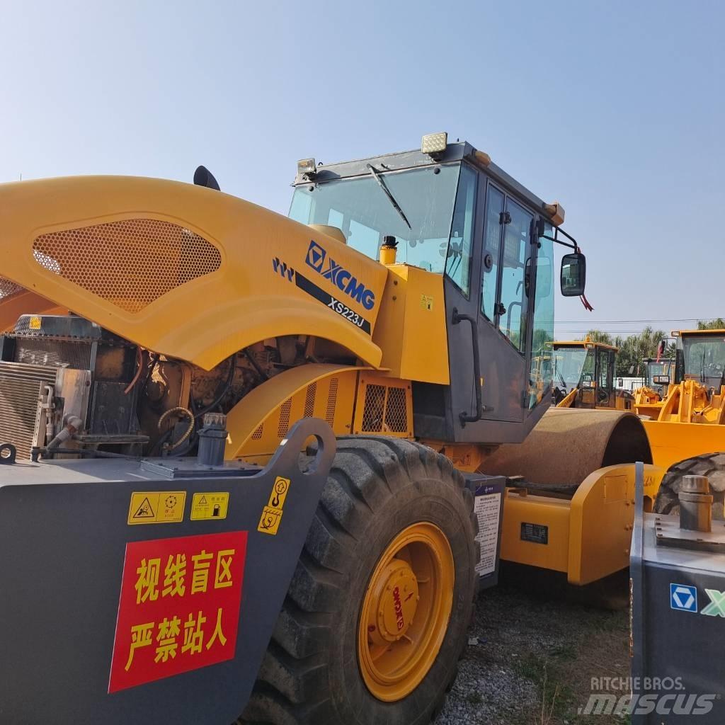 XCMG XS 223 J مداحل أحادية الأسطوانة