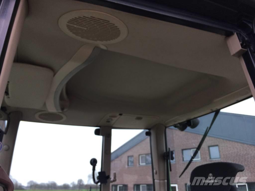 John Deere 6820 AP الجرارات