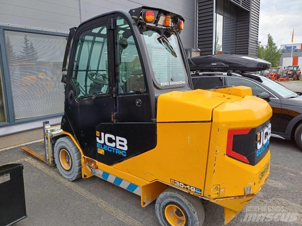 JCB TLT30-19E 2WD شاحنات ذات رافعات شوكية تعمل بالكهرباء