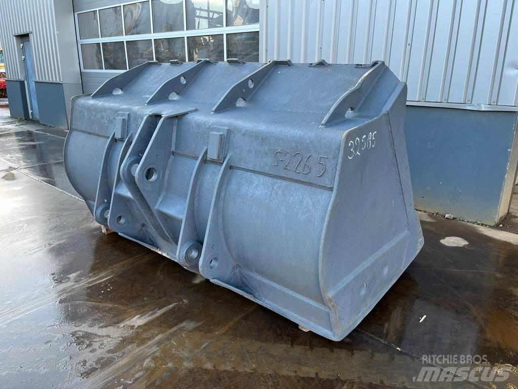 CAT Bucket 950 دلاء