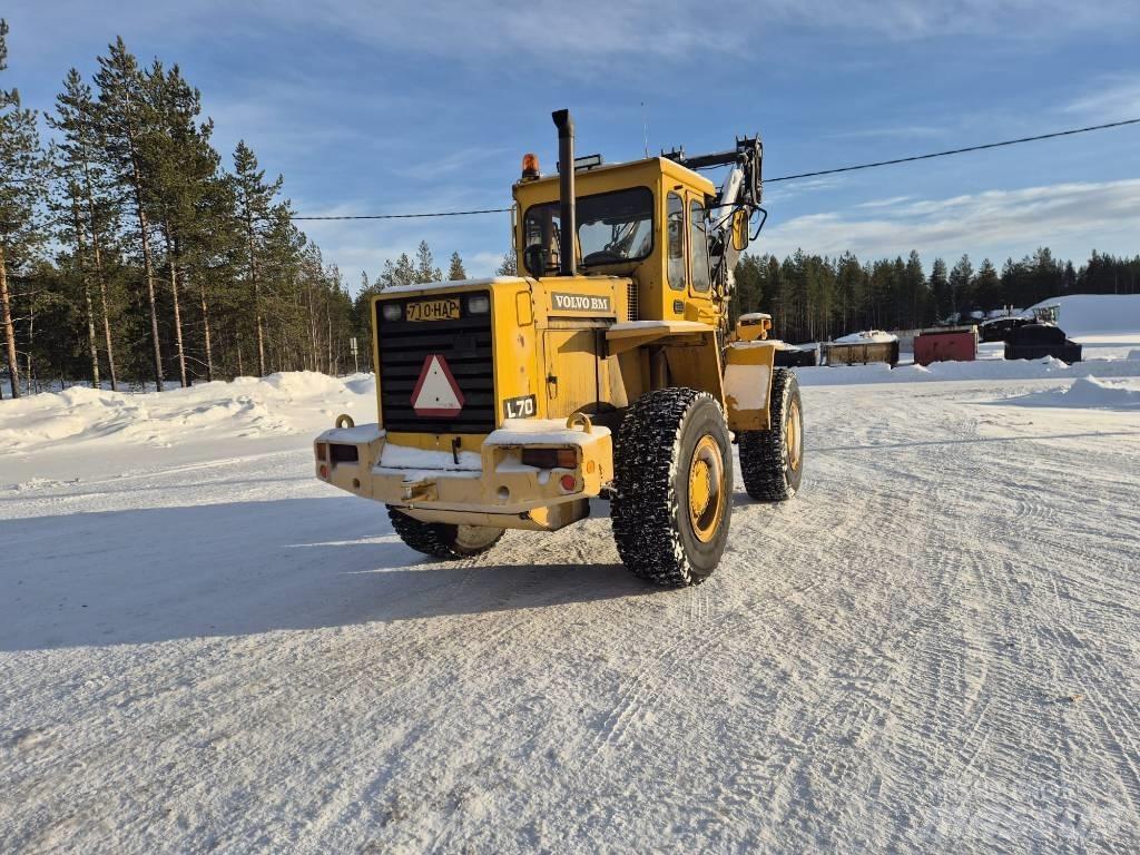 Volvo L 70 لوادر بعجل