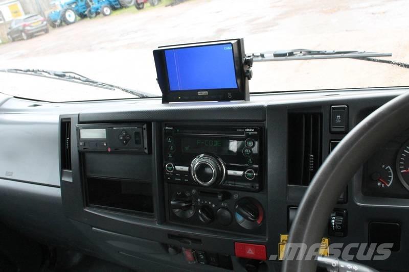 Isuzu 75.150 شاحنات مسطحة / أوناش