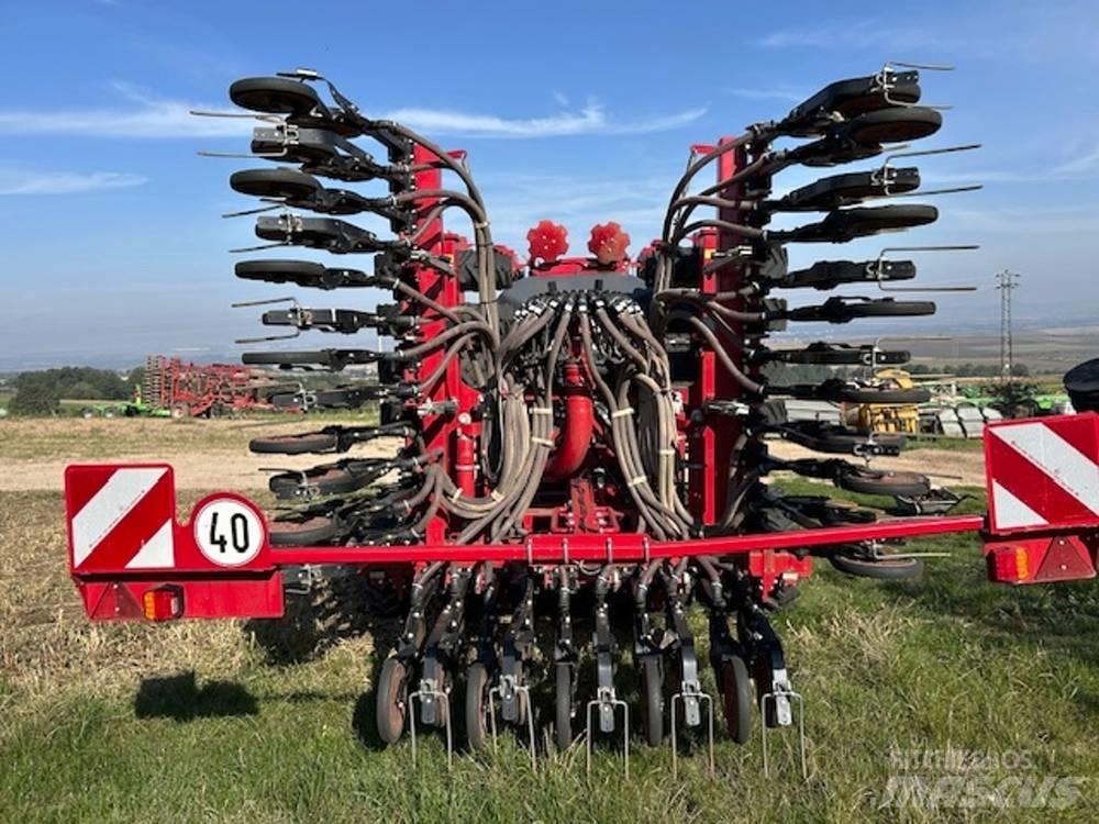 Horsch Focus 6 TD مثاقيب مدمجة