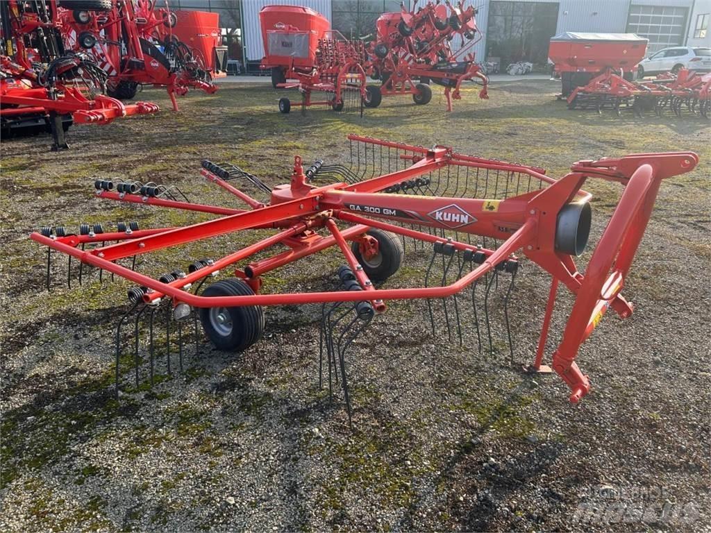 Kuhn GA 300 GM معدات حصد