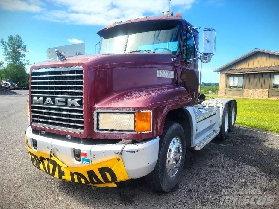 Mack CH 613 وحدات الجر