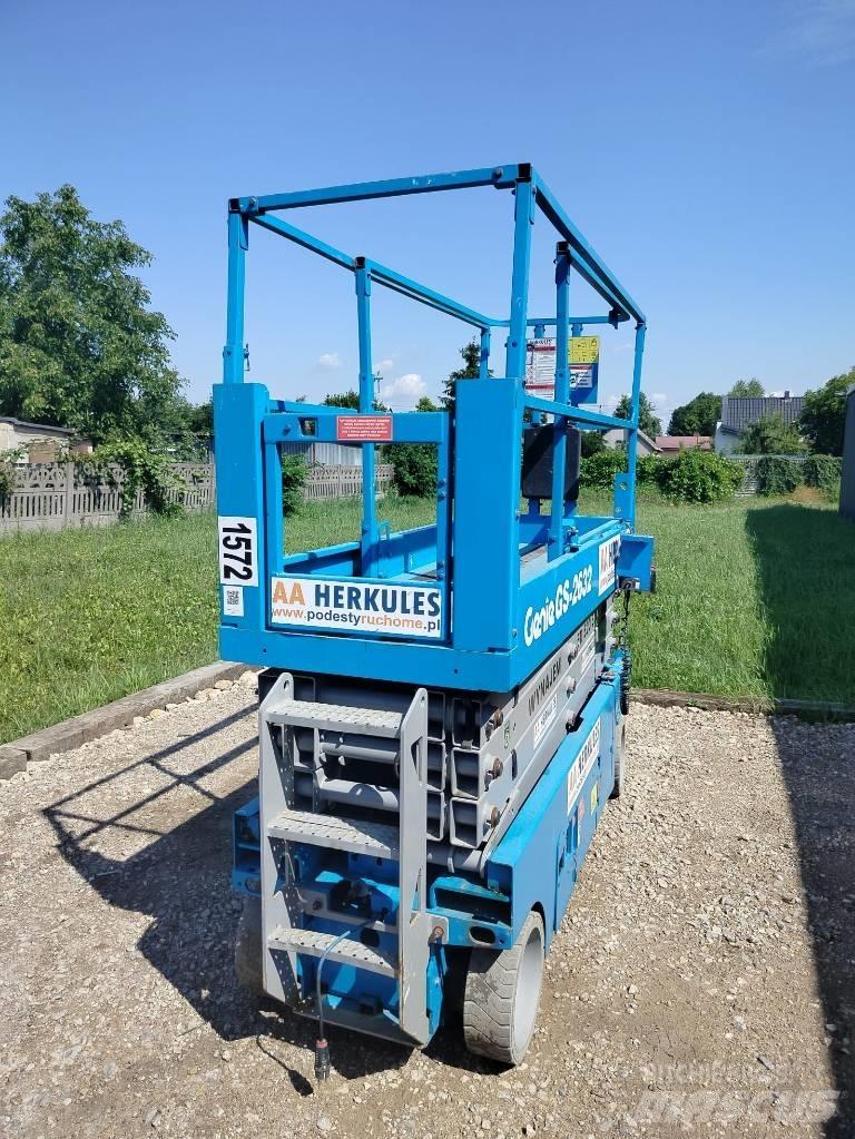 Genie GS 2632 رافعات مقصية الشكل