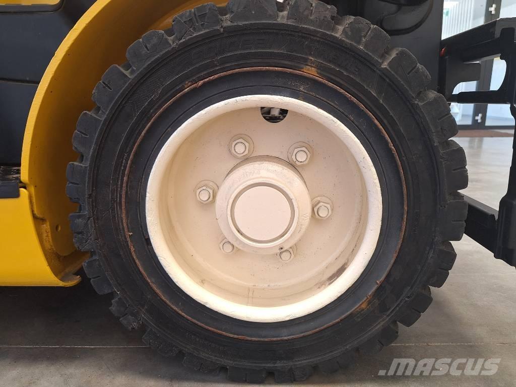 Yale GLP 25 VX شاحنات LPG