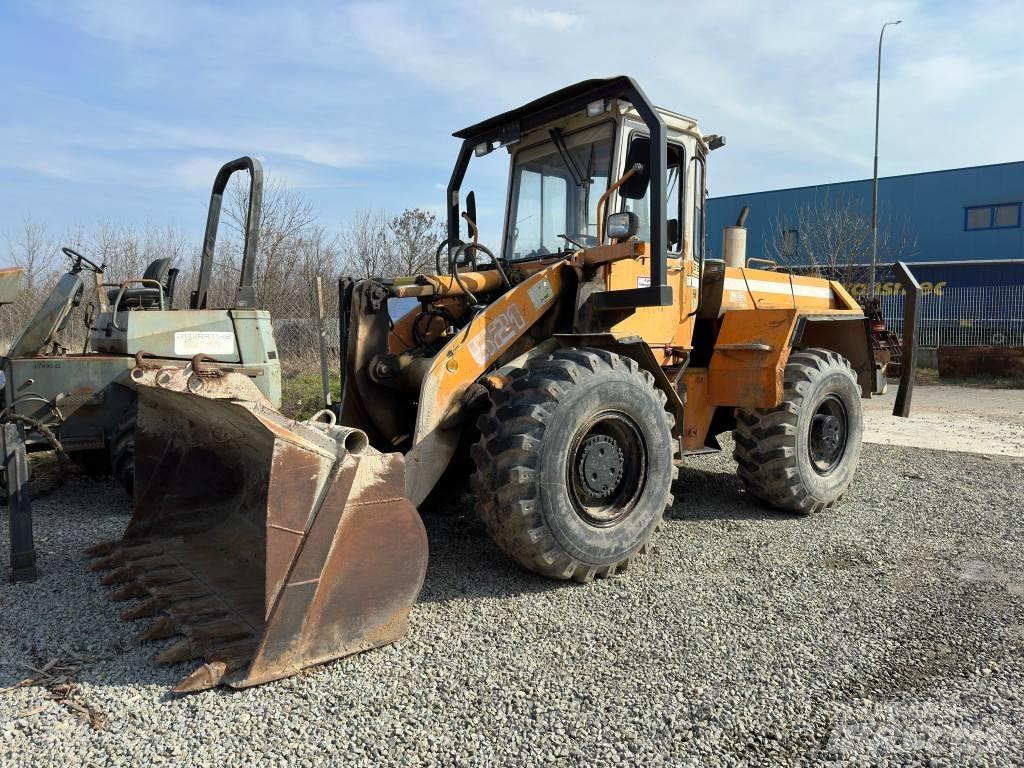 Liebherr L 521 لوادر بعجل