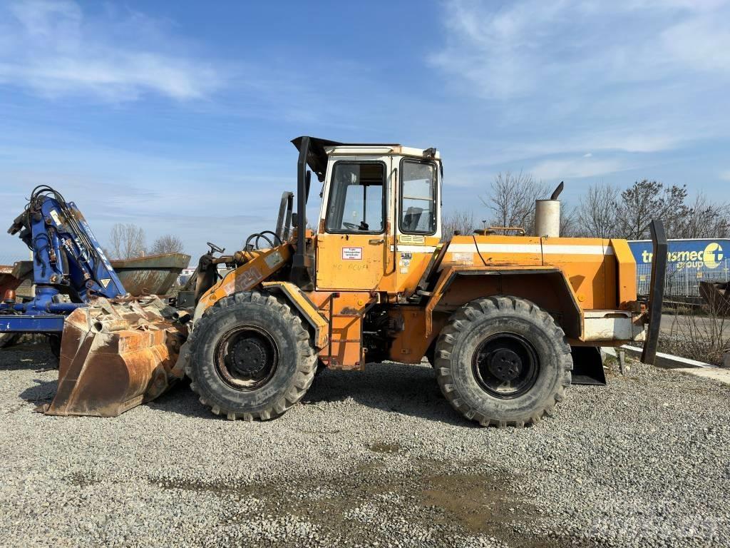 Liebherr L 521 لوادر بعجل