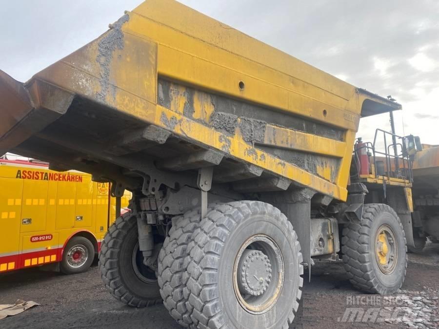 Komatsu HD405-7 شاحنات المخلفات الصلبة