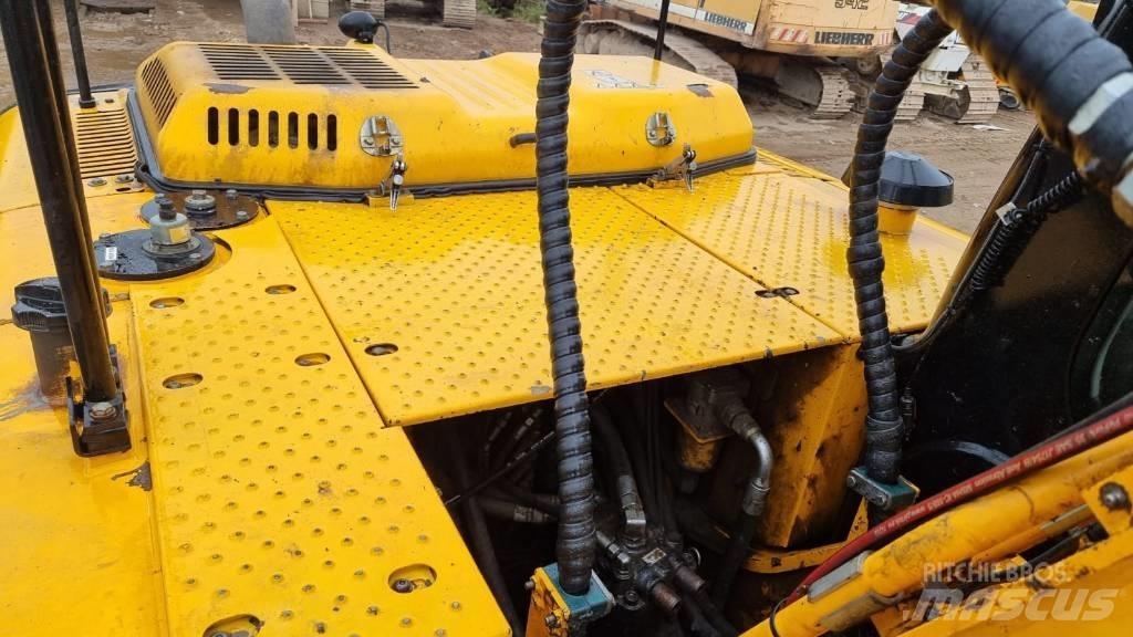 JCB JS 220 LC حفارات زحافة