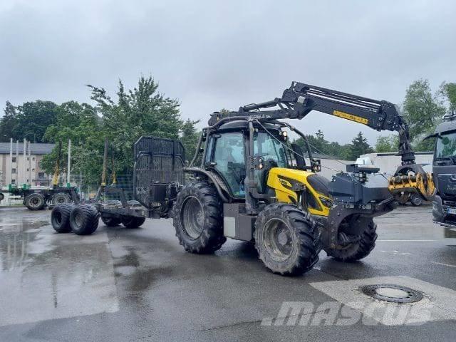 Valtra N 153 forst جرارات التحريج