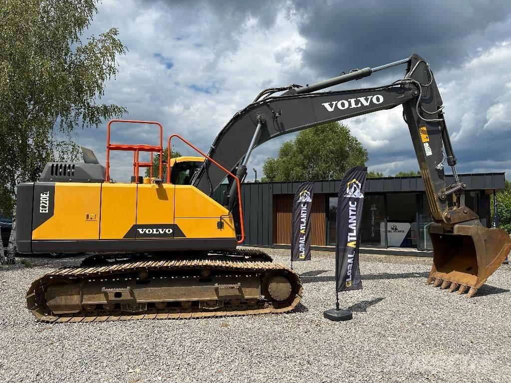 Volvo EC 220 E L حفارات زحافة
