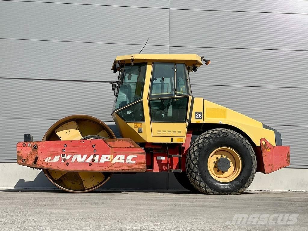 Dynapac CA302D مداحل أحادية الأسطوانة