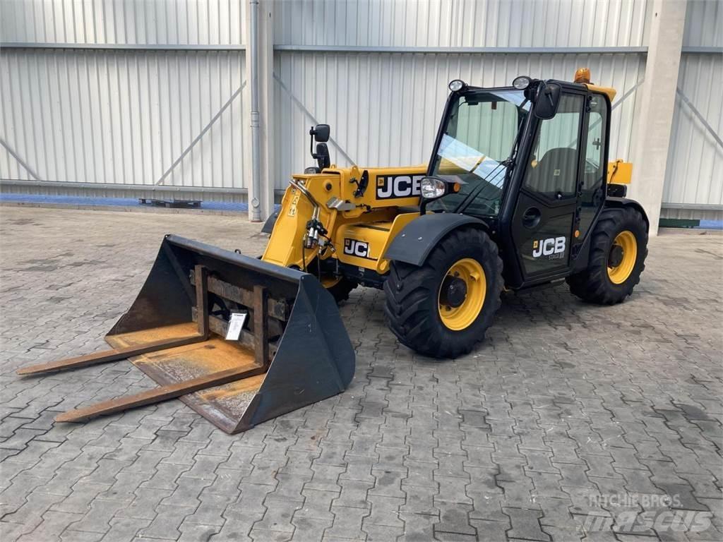 JCB 525-60 Hi Viz معدات مناولة لأغراض الزراعة