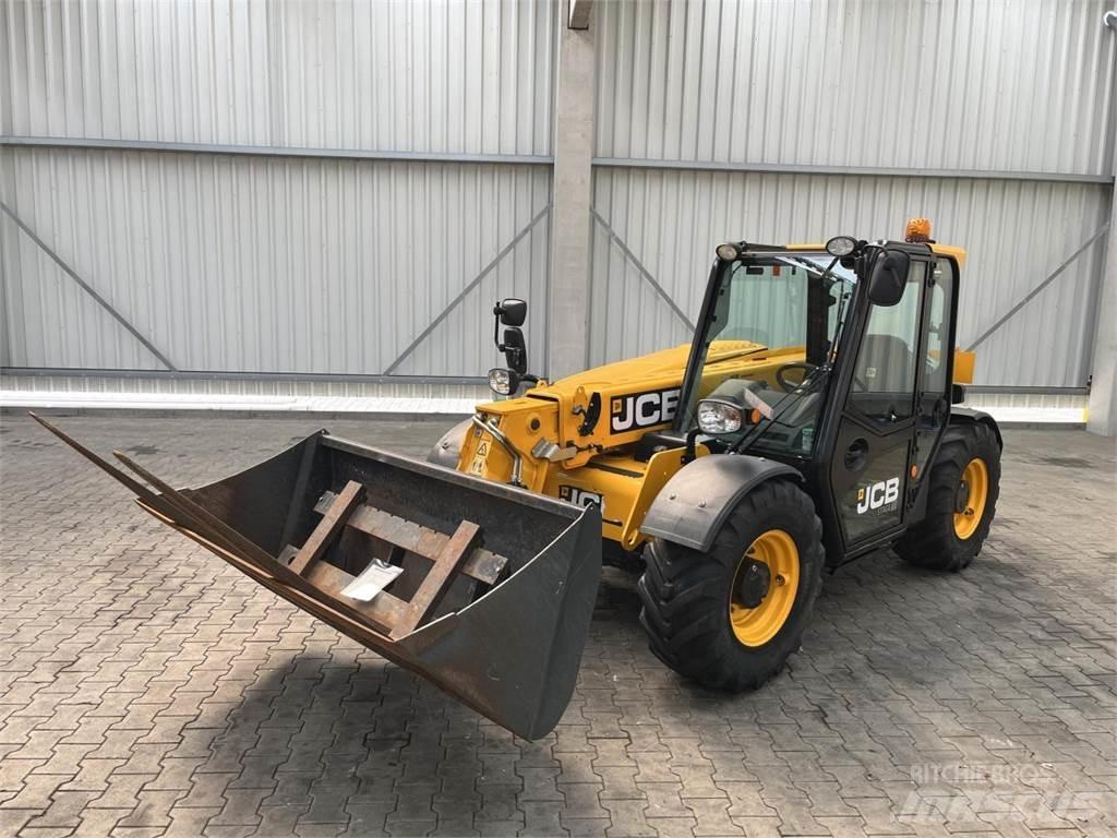 JCB 525-60 Hi Viz معدات مناولة لأغراض الزراعة