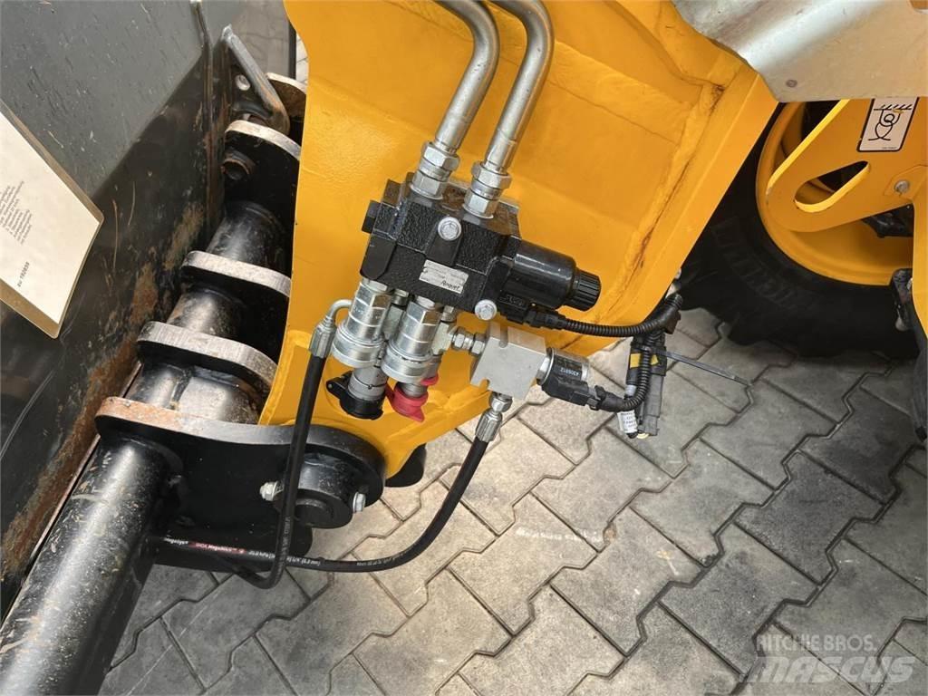 JCB 525-60 Hi Viz معدات مناولة لأغراض الزراعة